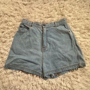 High waisted denim shorts with beads